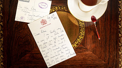 Eppli auctions letter from Queen Elizabeth II.